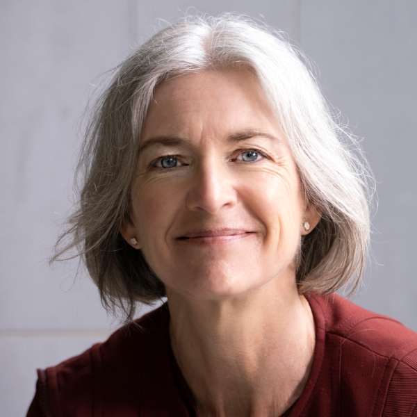 Headshot photo of Jennifer Doudna